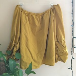 Off-the-shoulder top.